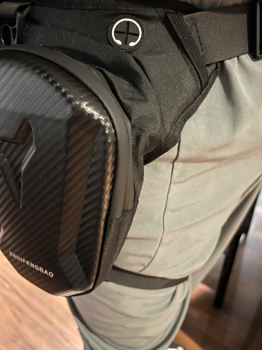 Black Leg Bag with Carbon Fibre Design - photo 2
