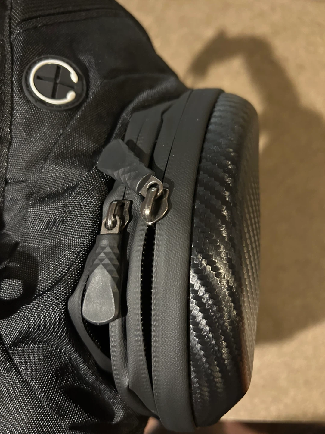 Black Leg Bag with Carbon Fibre Design - photo 3