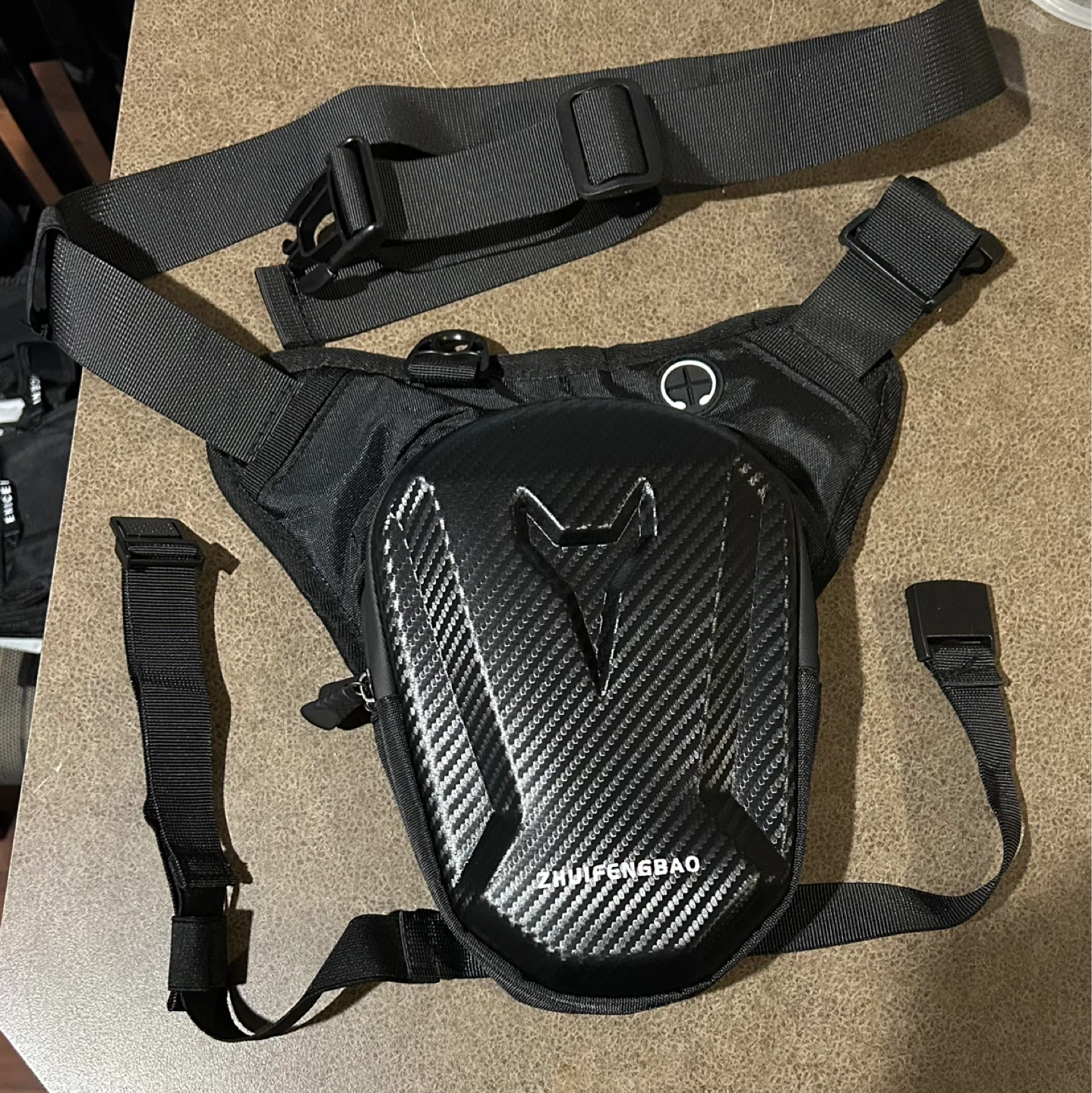Black Leg Bag with Carbon Fibre Design