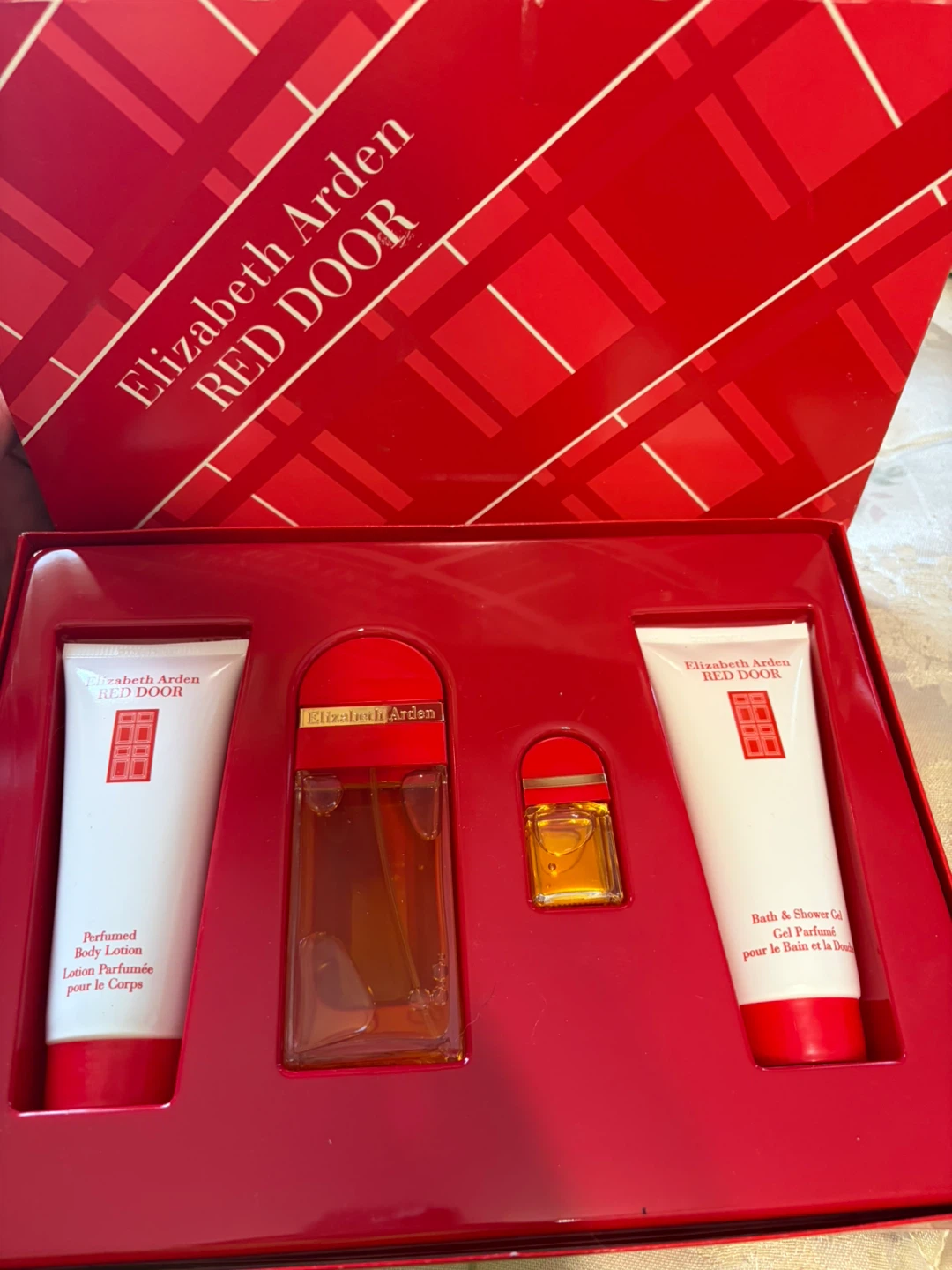 Elizabeth Arden Red Door Perfume Set