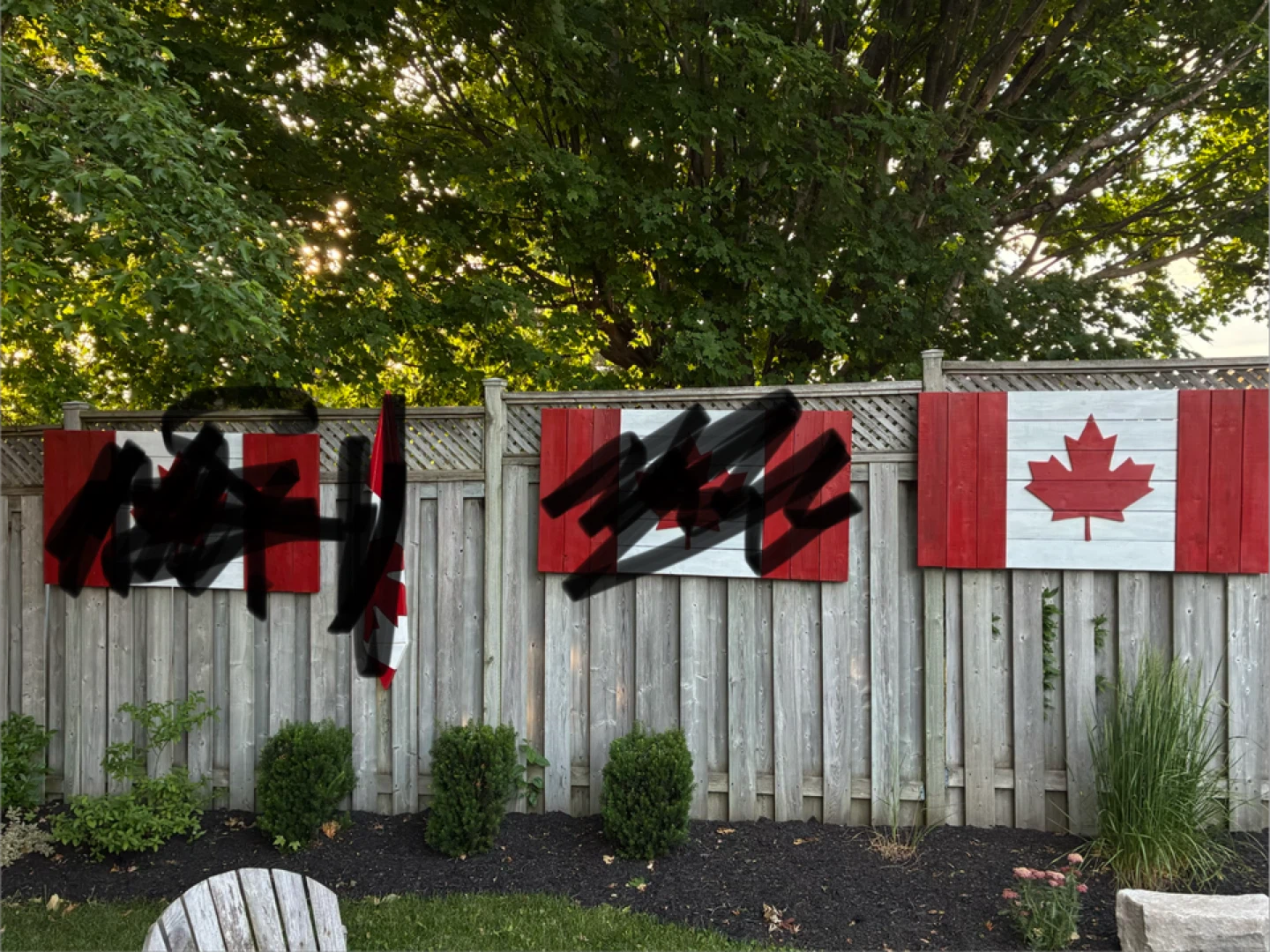 Canadian Flag Wooden Decor Set - photo 2