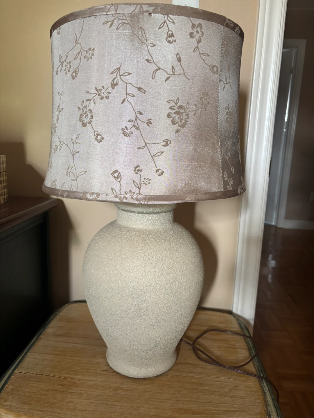 Set of 2 Table Lamps with Floral Shade
