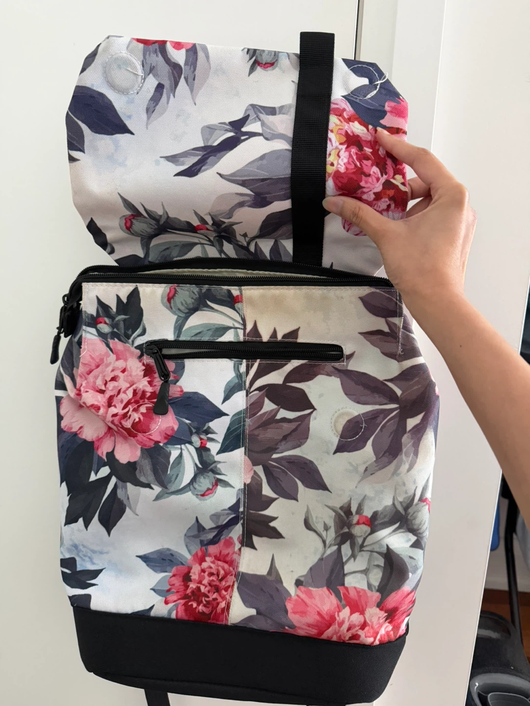 Ela Mo Floral Backpack – Excellent Condition - photo 2