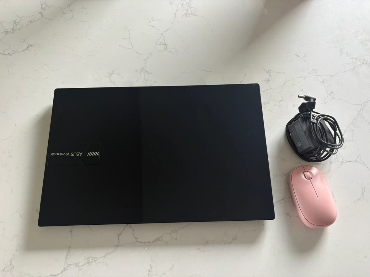 ASUS Vivobook Laptop with Pink Mouse & Charger