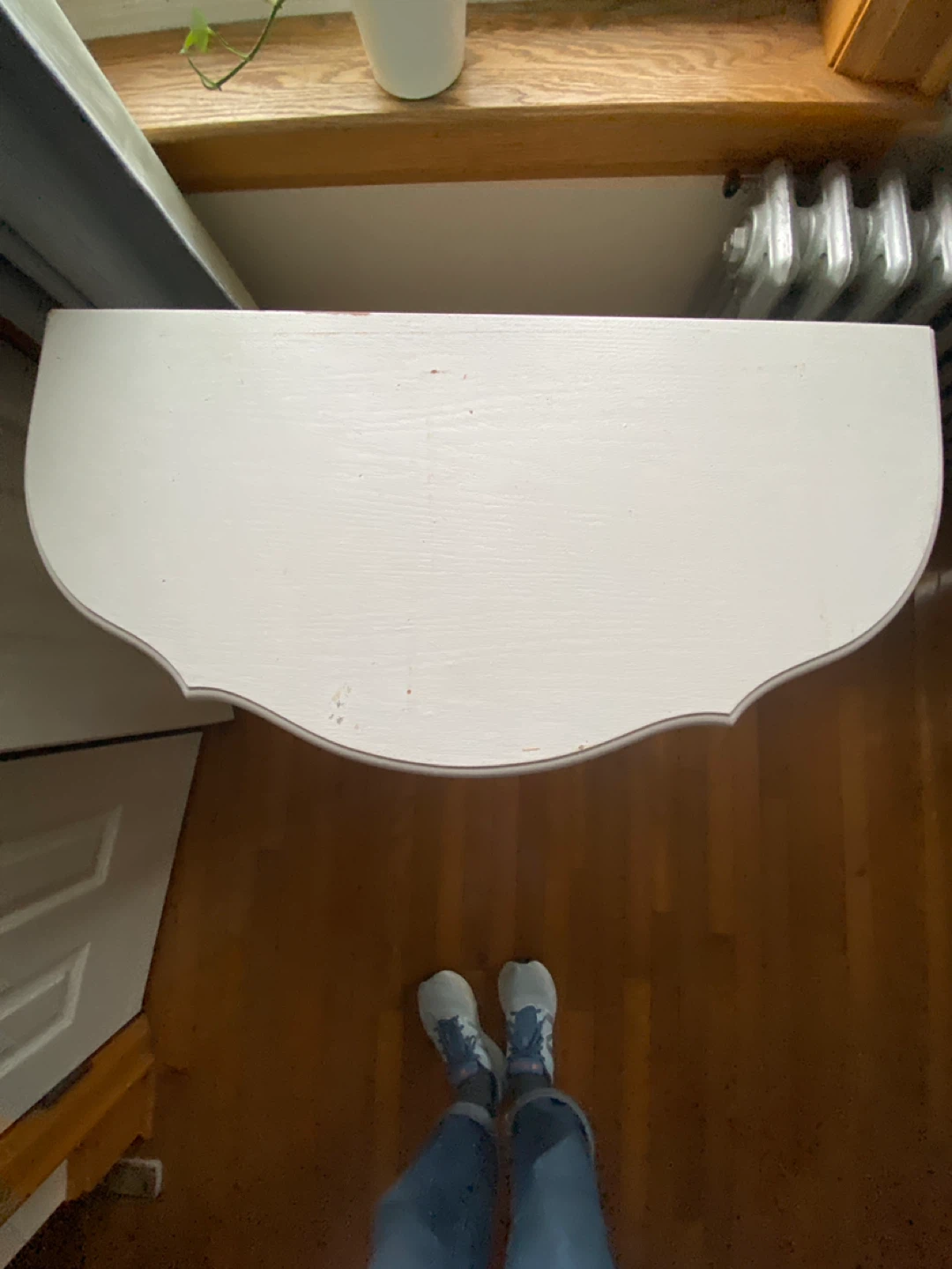 cute white table - photo 2