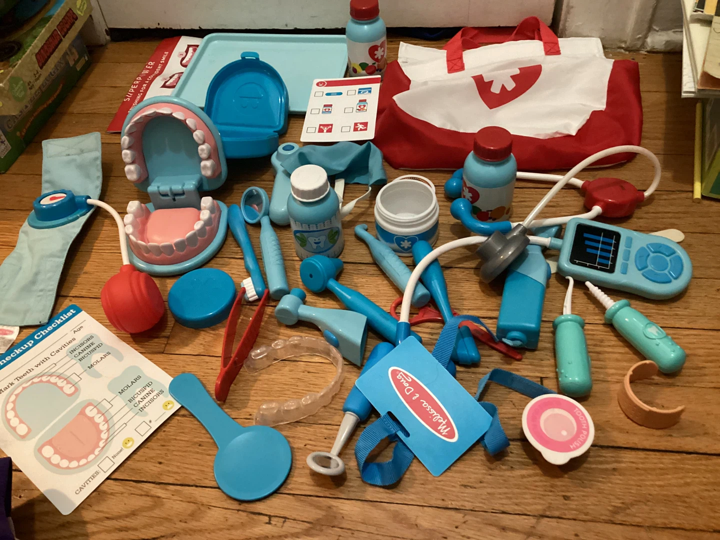 ⚽️ Melissa & Doug Dentist Play Set