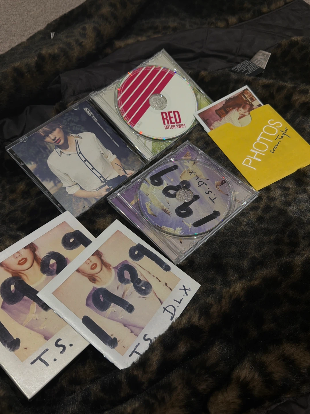 Taylor Swift Red & 1989 CDs - photo 3