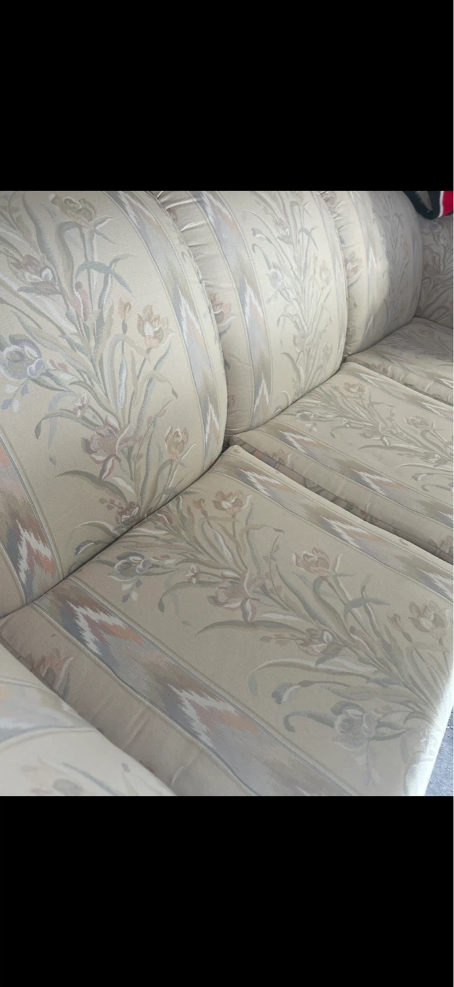 Never been used, Floral Pattern Sofa - photo 2