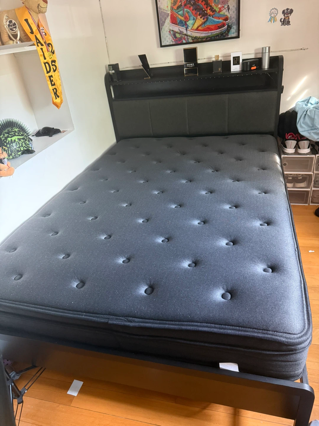 Dark Gray Tufted Mattress - photo 2