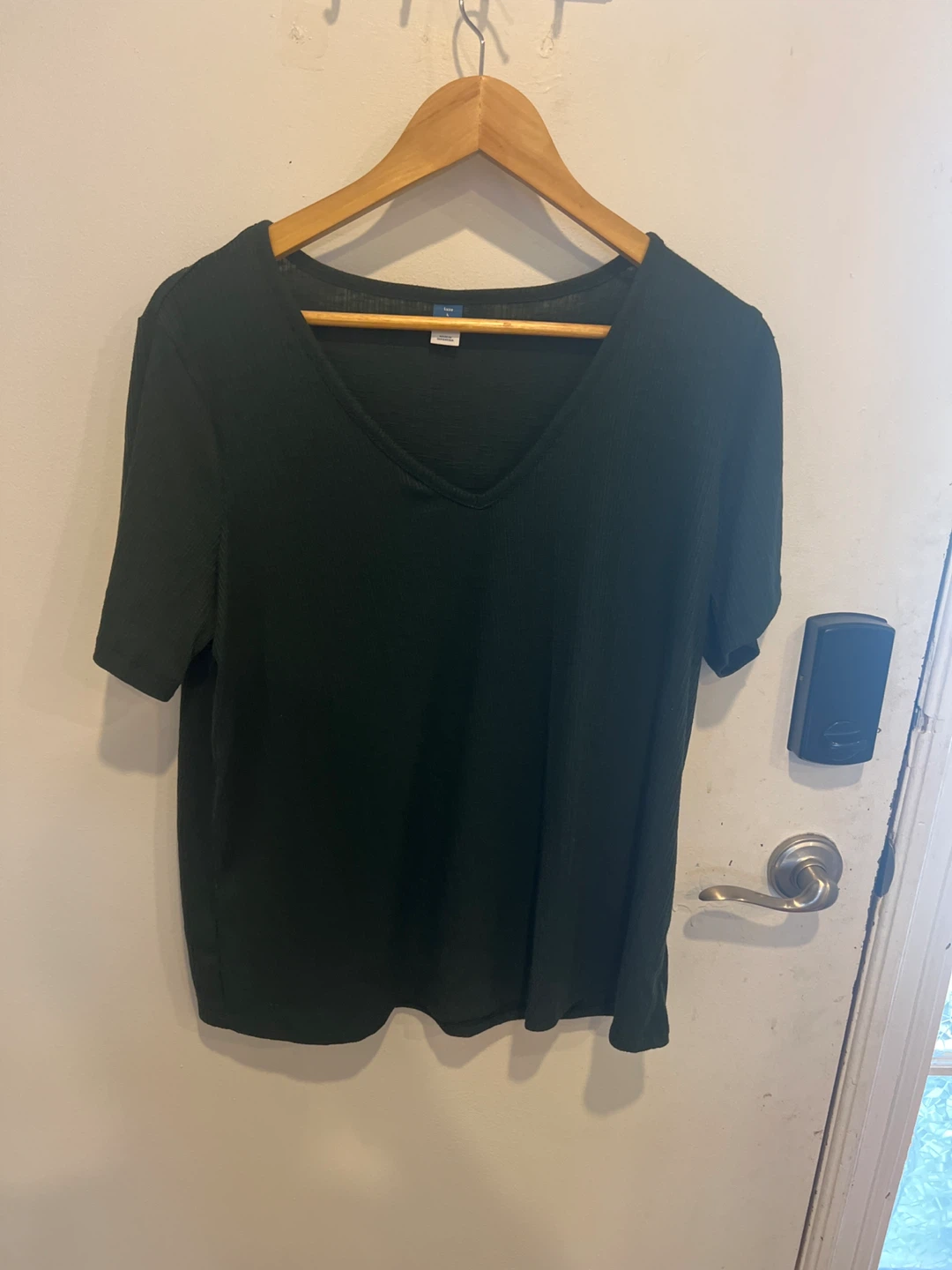 Old Navy Luxe V-Neck T-Shirt - Dark Green - Size L