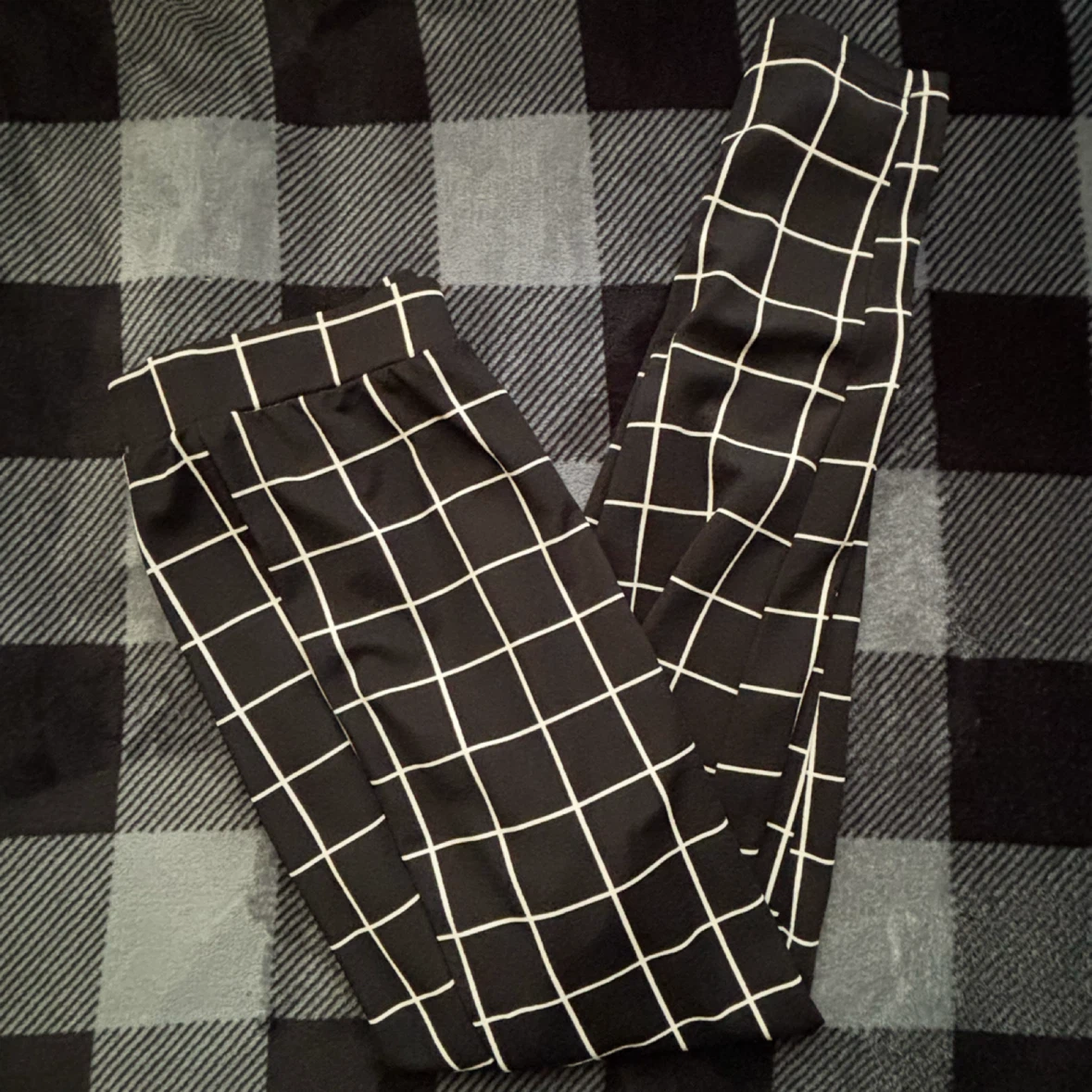 Black & White Grid Print Top & Pants Set - *Size Women XL* - photo 3