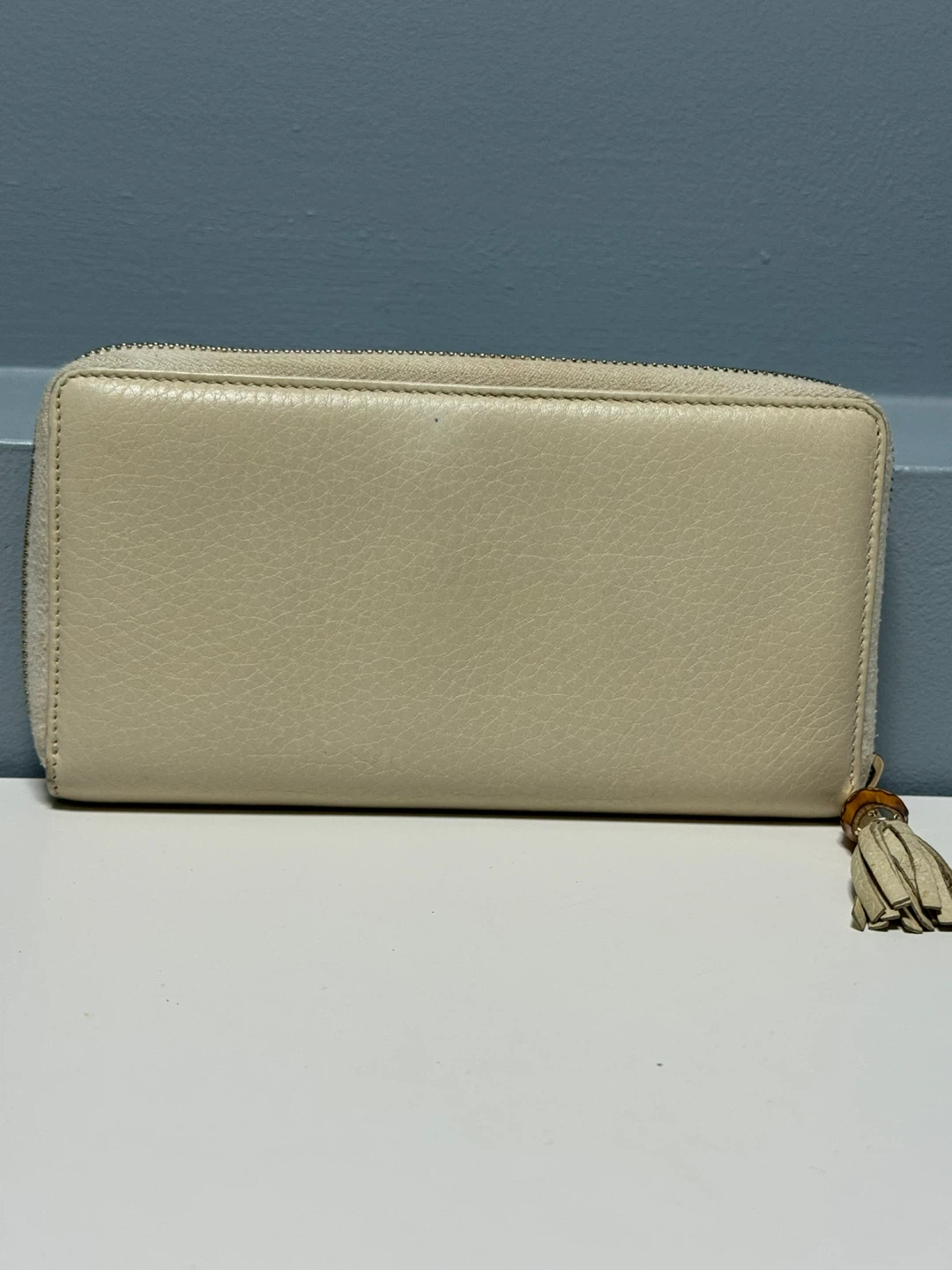 Gucci Beige Leather Zip Around Wallet Authentic - photo 2