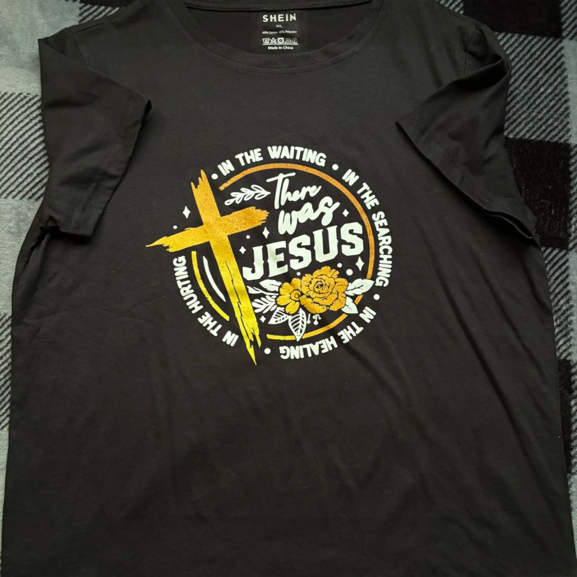 "In The Waiting" T-Shirt - *Size Women XL* - photo 2