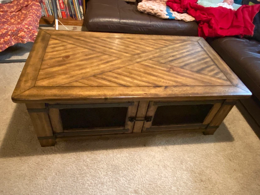Lift top wooden rustic coffee table