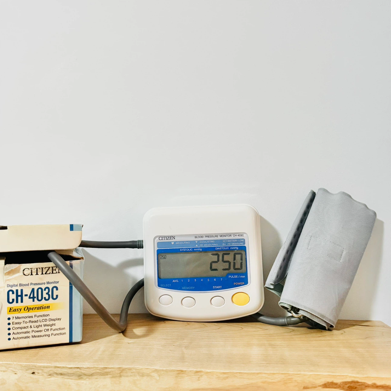 Citizen Blood Pressure Monitor CH-403C ⚽️