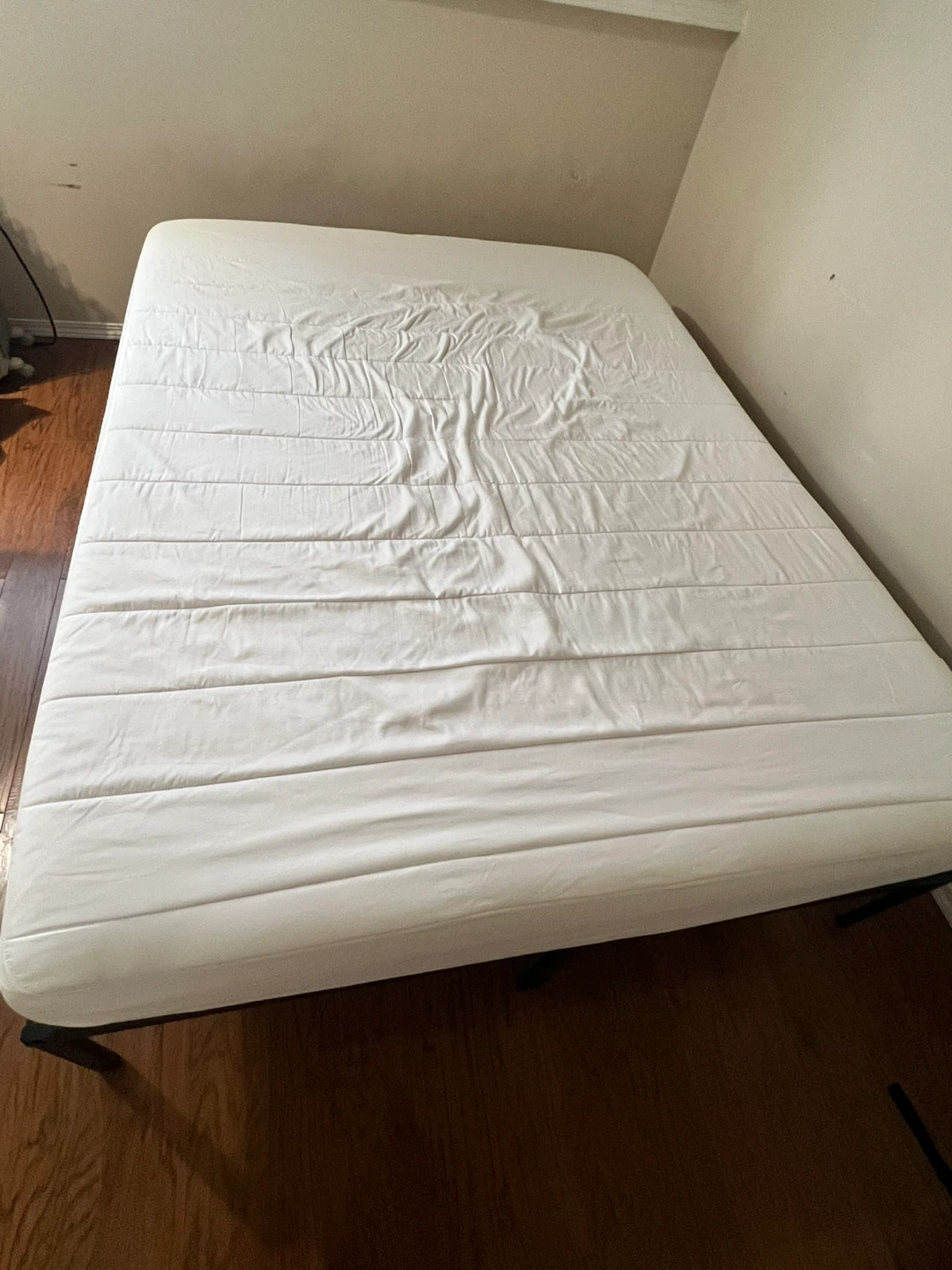White Mattress with Metal Bed Frame
