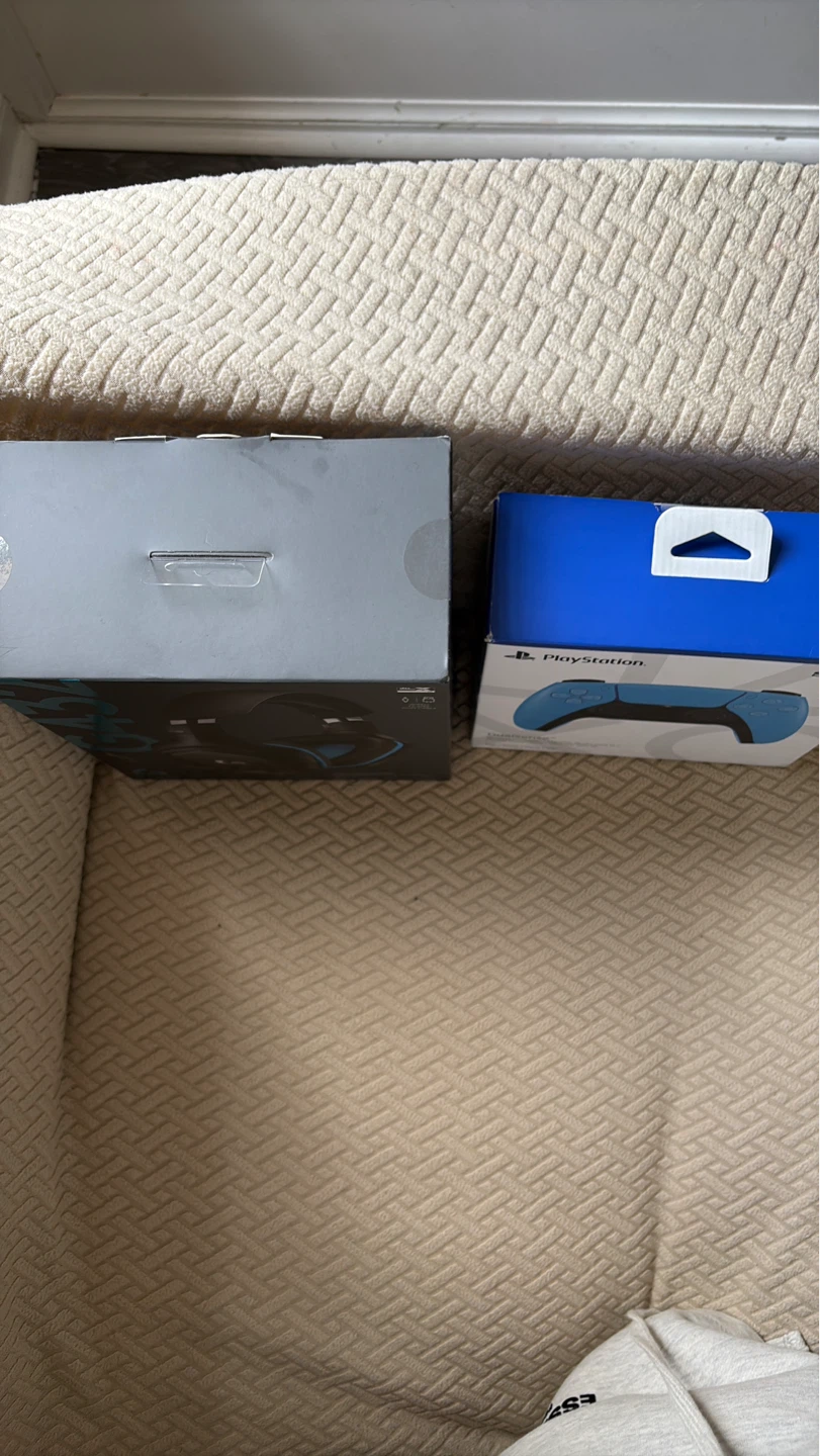 Logitech G432 Gaming Headset and Ps5 Controller - photo 4