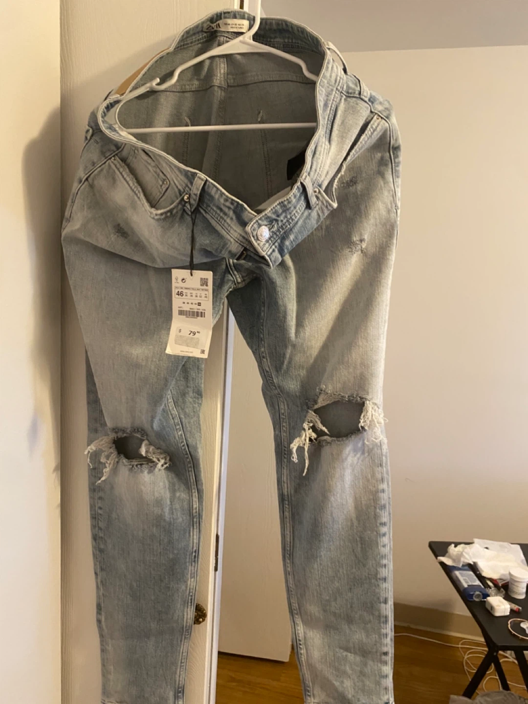 Zara Light Wash Distressed Jeans BNWT size 46