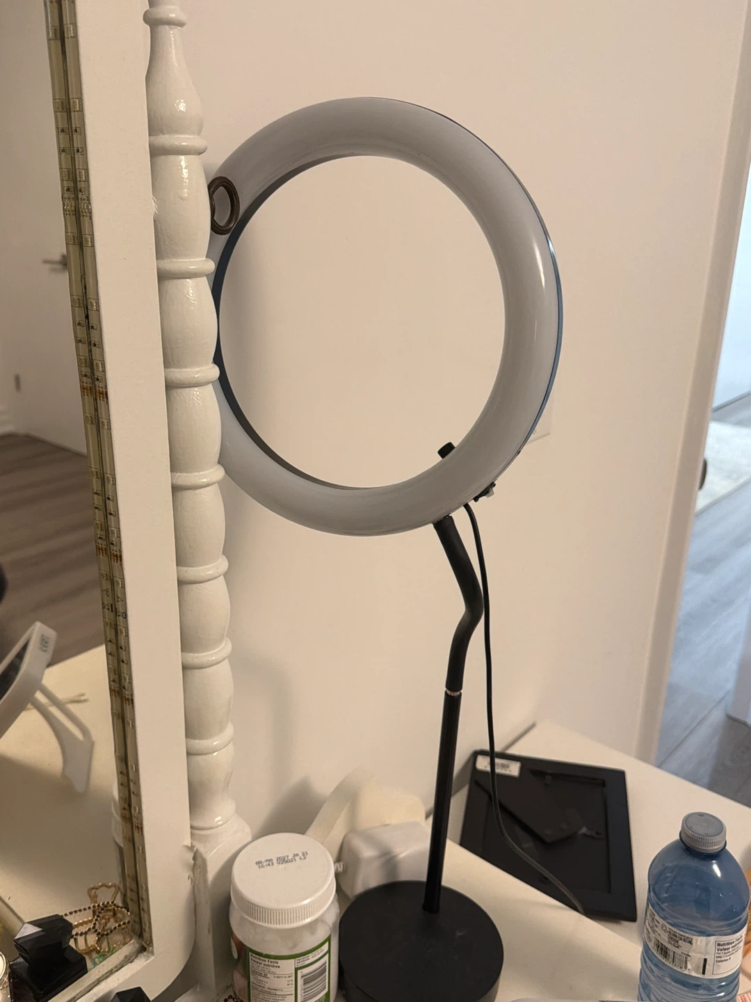Table Lamp with Geometric Gold Base