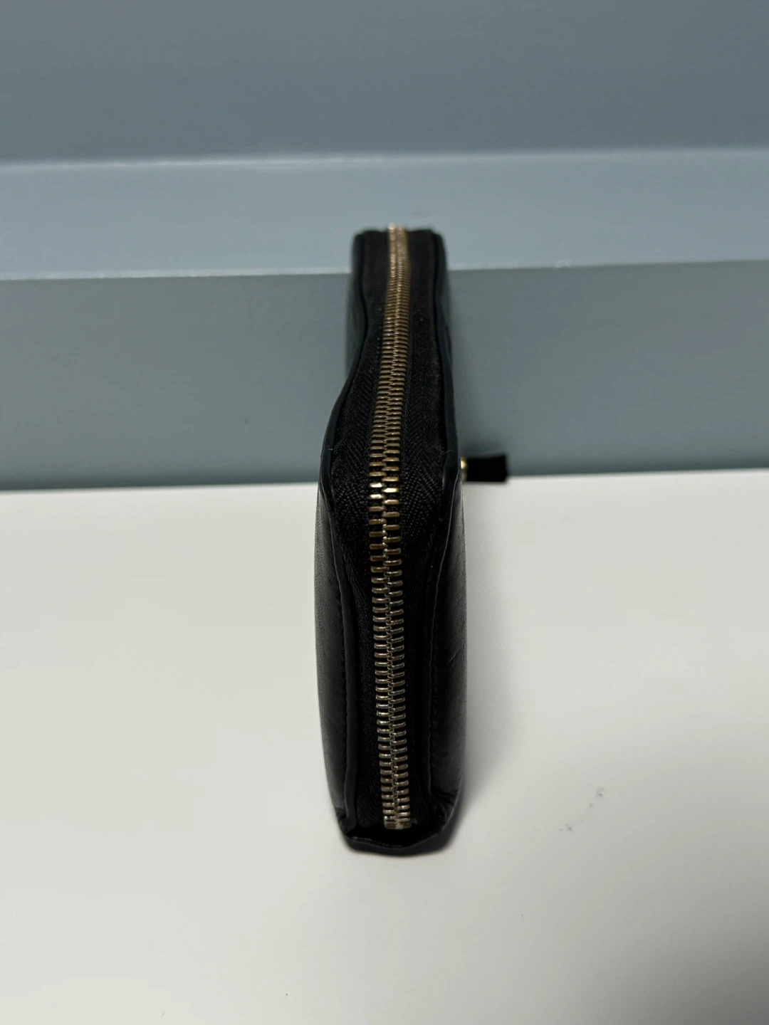 Gucci Soho Black Leather zippy Wallet - photo 3