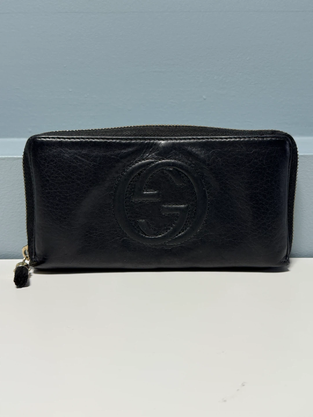 Gucci Soho Black Leather zippy Wallet