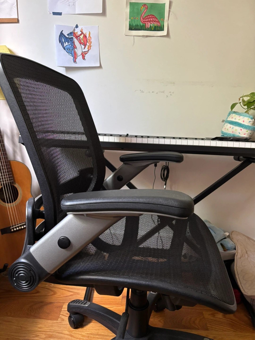 Black Mesh Office Chair - photo 2