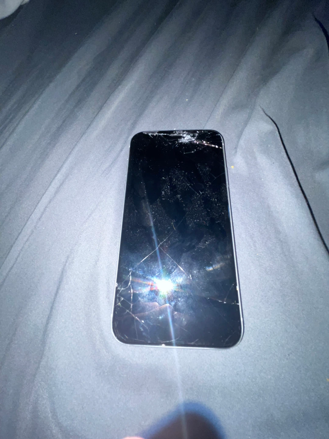Broken iPhone XR - photo 3