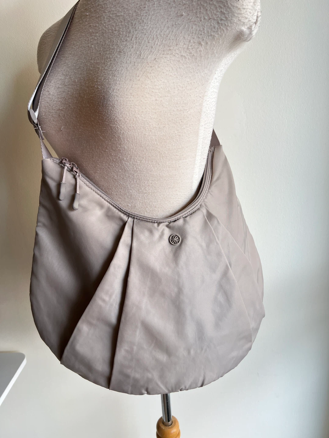 GAIAM pleated crossbody bag - photo 3