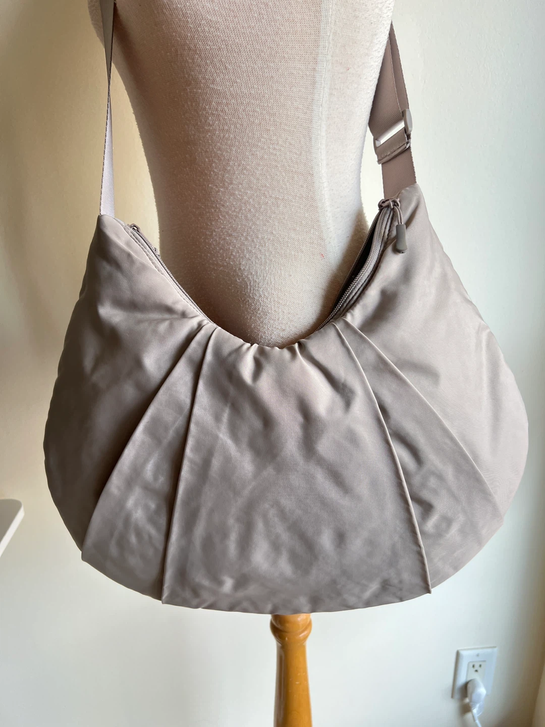 GAIAM pleated crossbody bag - photo 2