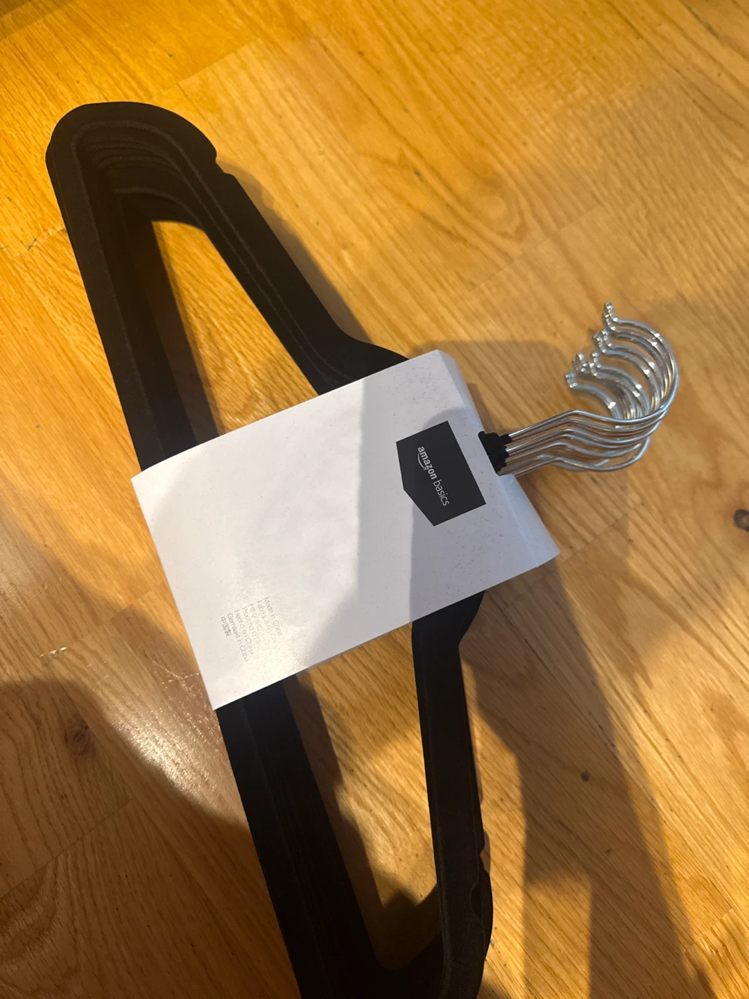 Amazon Basics Black Velvet Hangers - photo 3