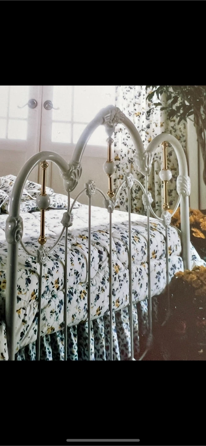 New Iron queen headboard and footboard! - photo 2