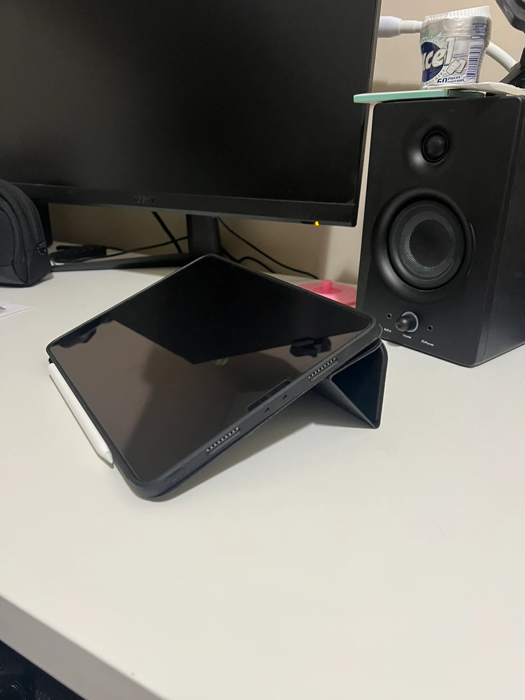 ESR Detachble Folio Ipad Case - photo 2