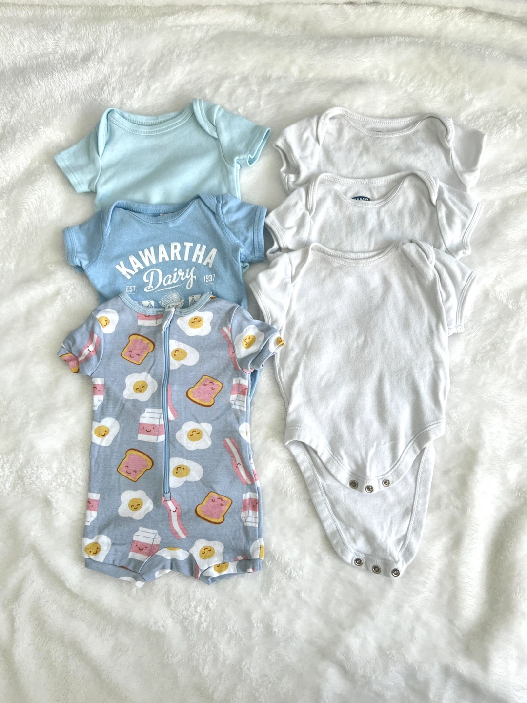 0-3M Baby Onesies & Romper Bundle, Oldnavy, Kawartha Dairy - photo 2