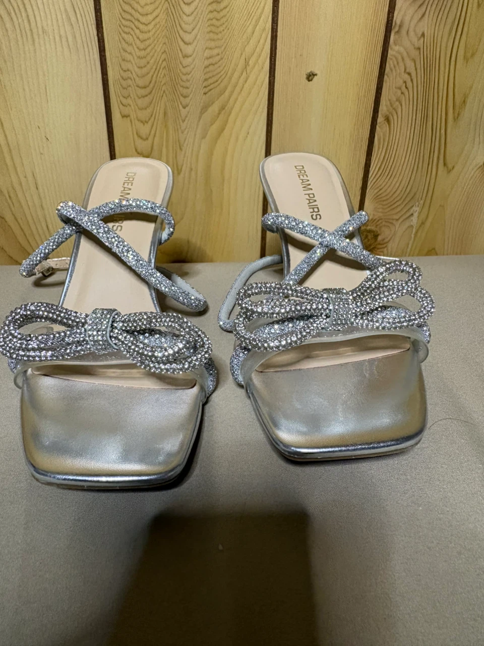 Silver heels with rhinestone bow - photo 3