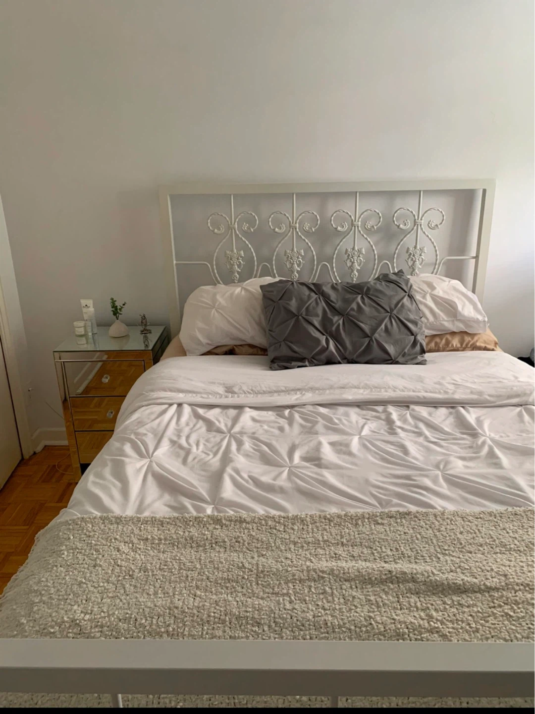 Queen White Metal Scrollwork Bed Frame - photo 2