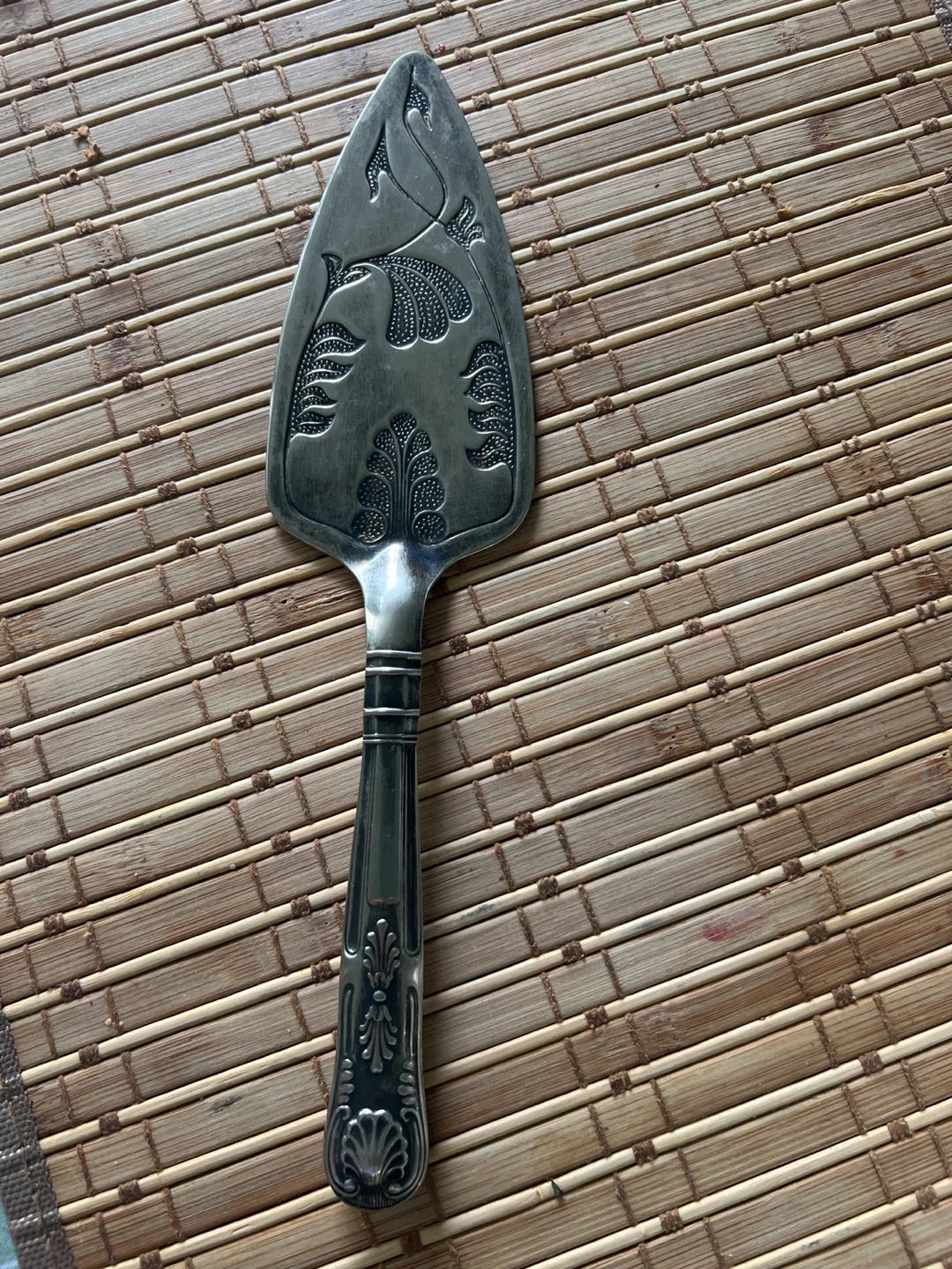 Ornate Silver-Plated Cake Server Server with Engraved Design