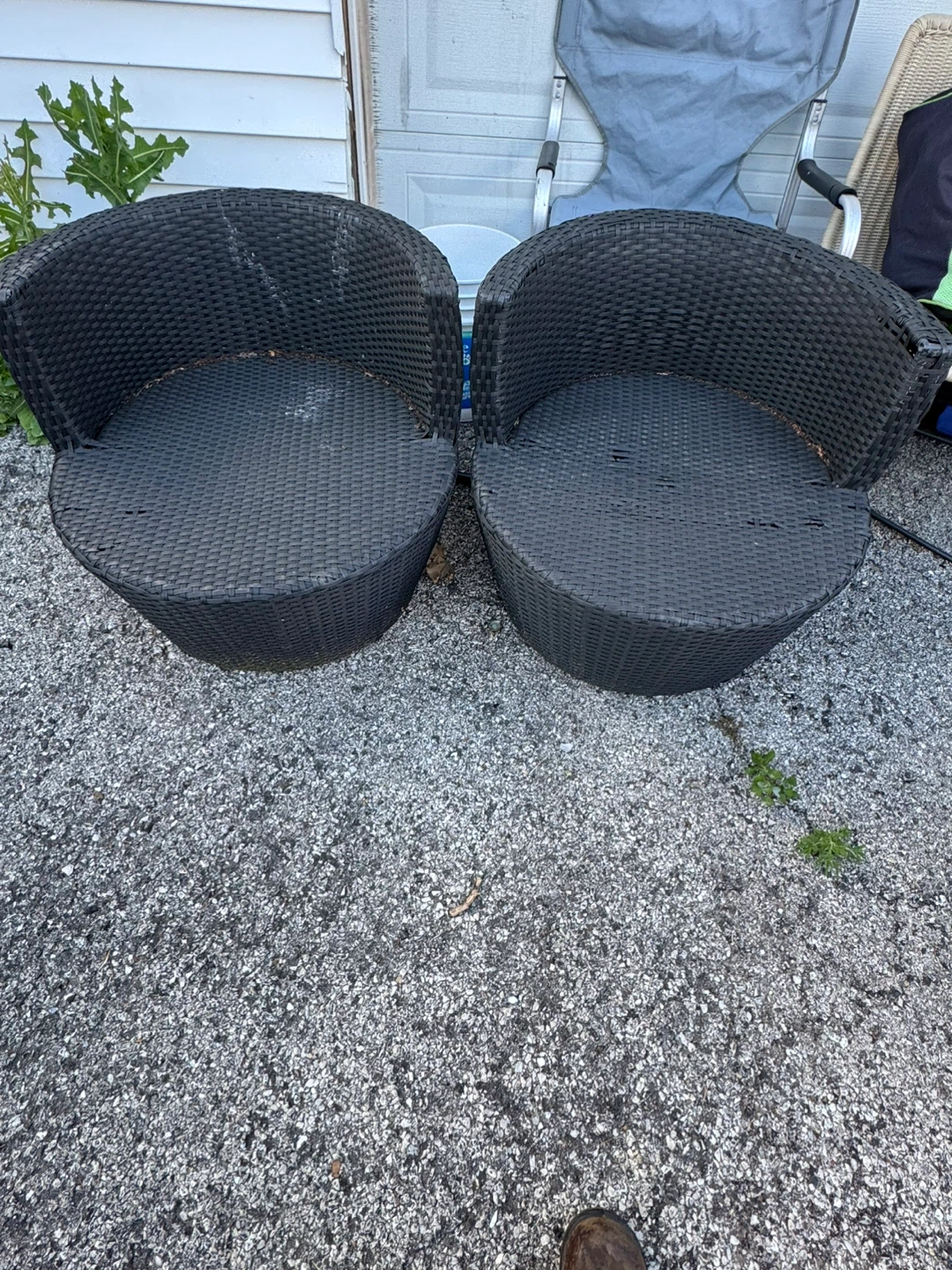 Set of 2 Black Woven Patio Chairs