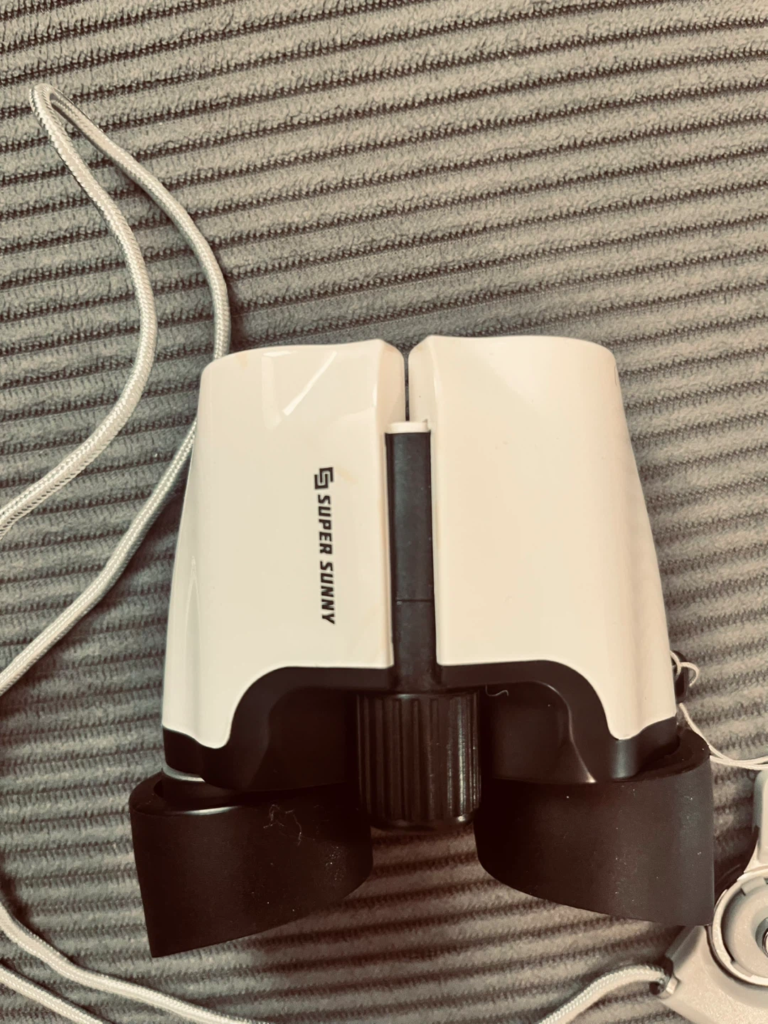 Super Sunny Binoculars with Case - photo 3