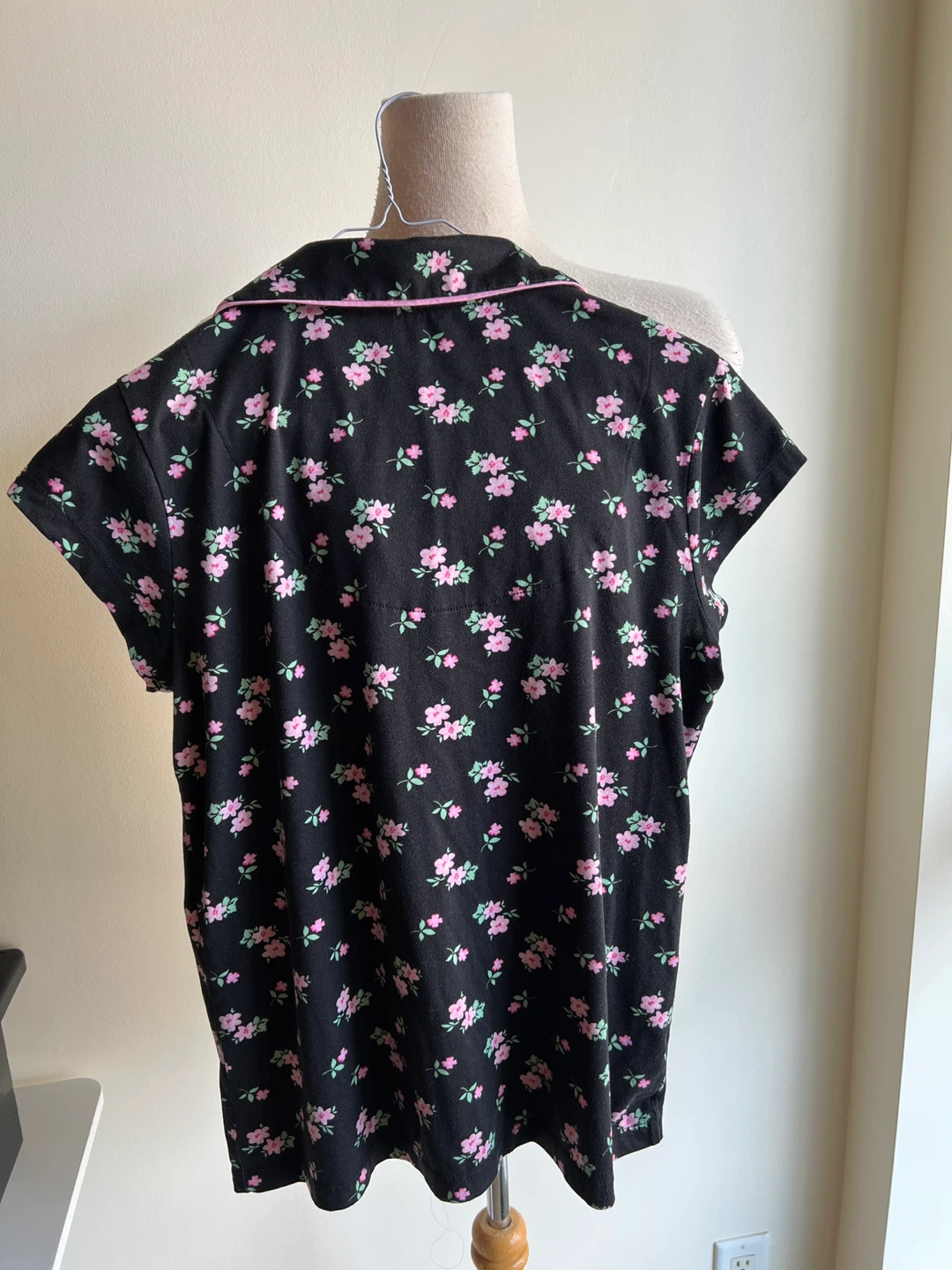 Floral Pajama Set - Size Small - photo 2
