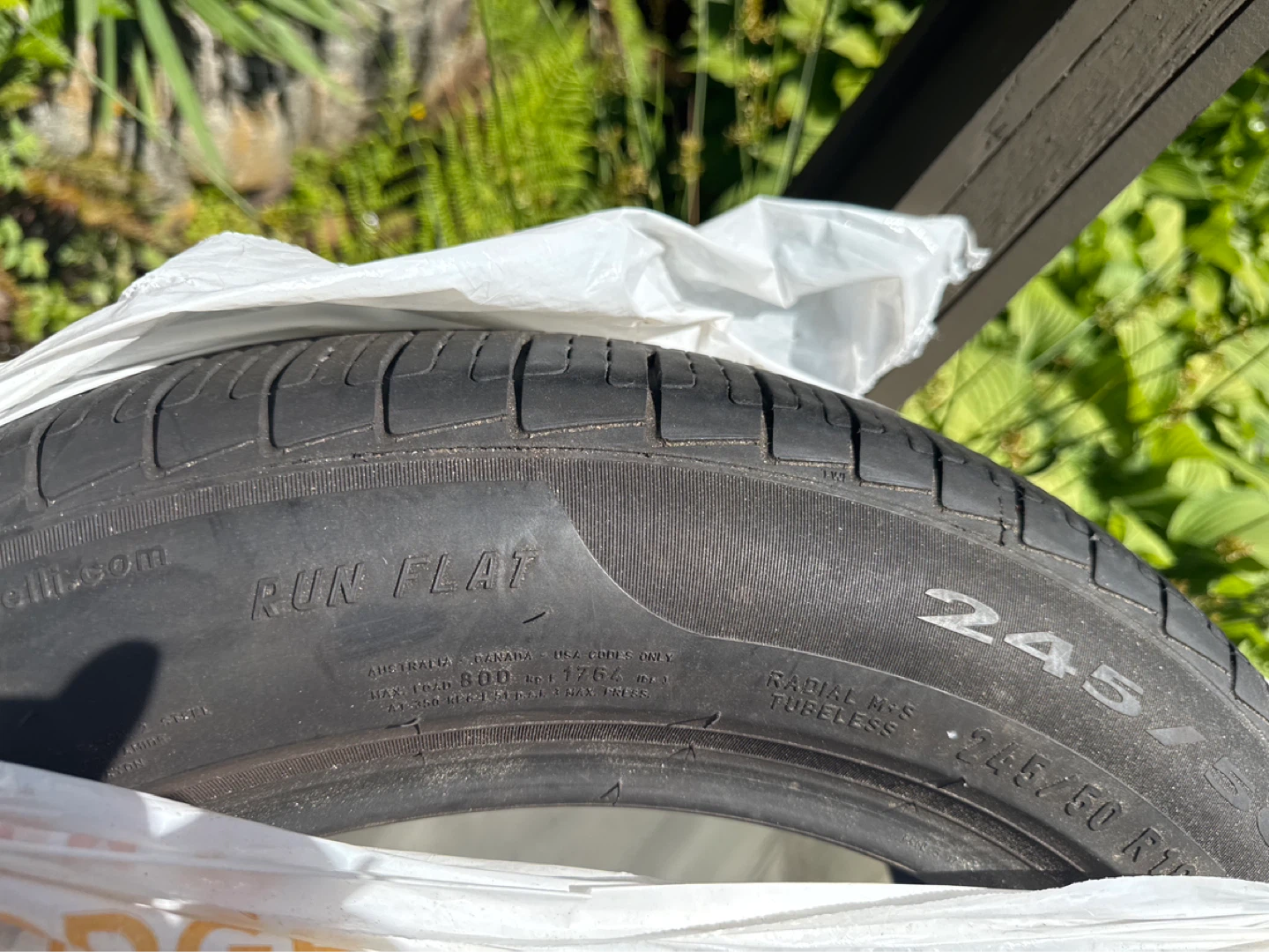 Almost new tires run flat 245/50 - photo 3