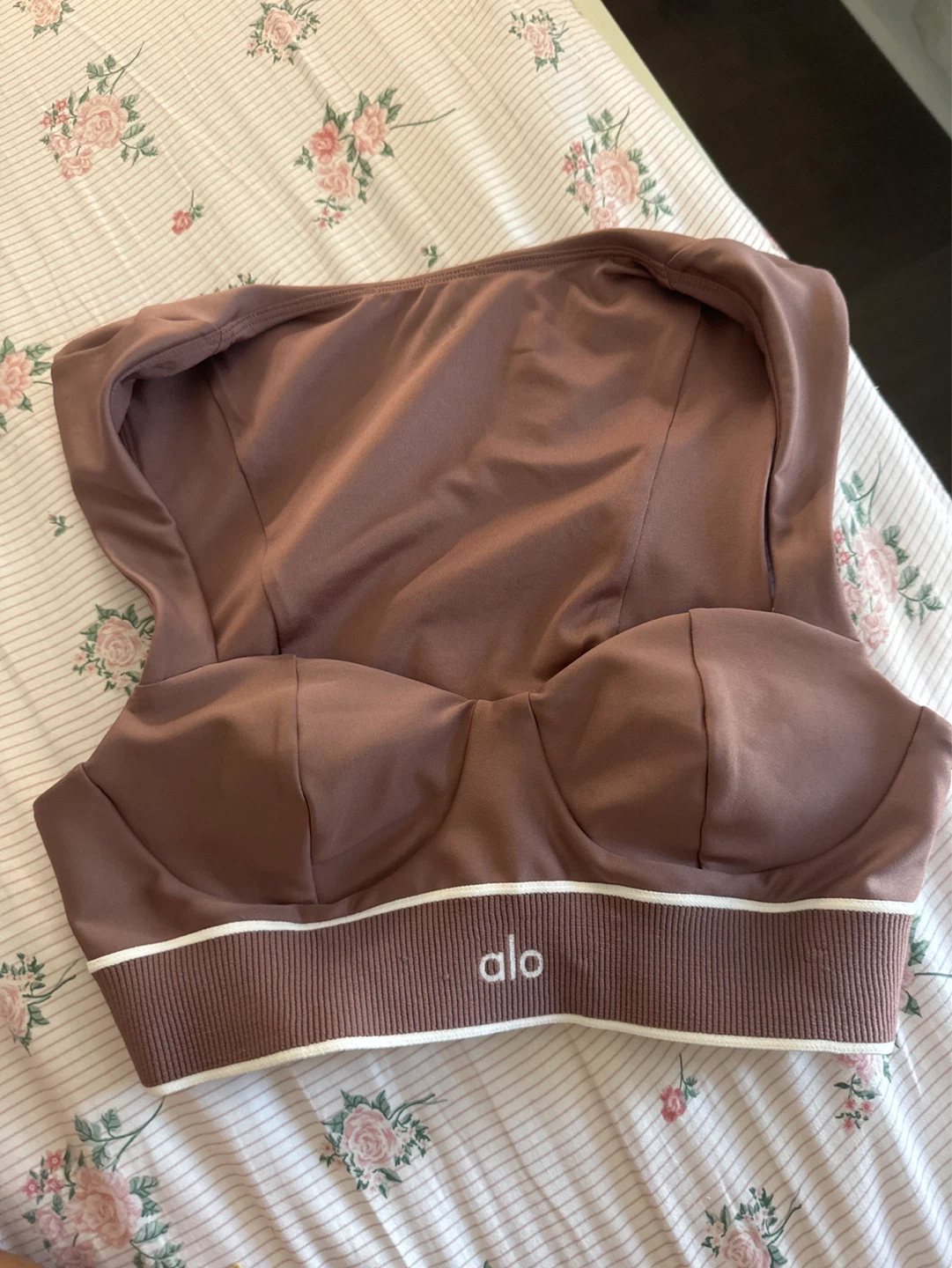 Alo Yoga Sports Bra Taupe Medium