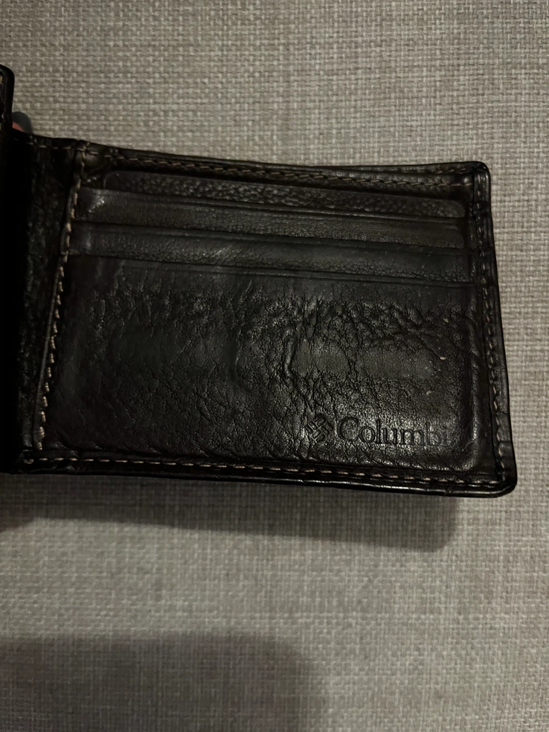 ⚽️Columbia Leather Bifold Wallet - photo 2