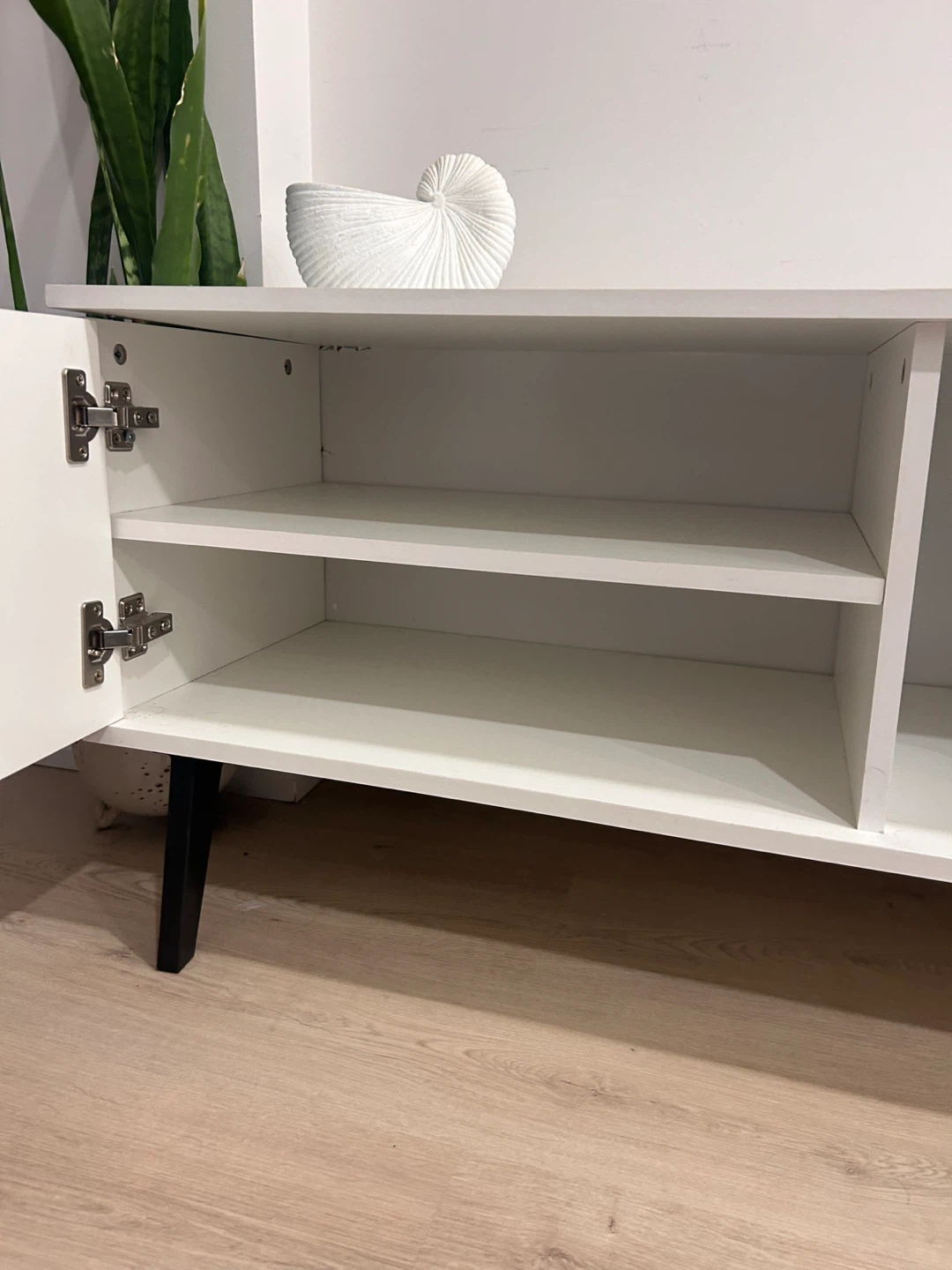 Wooden TV stand with storage - photo 2