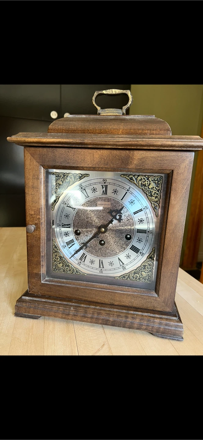 Vintage Wooden Mantel Clock