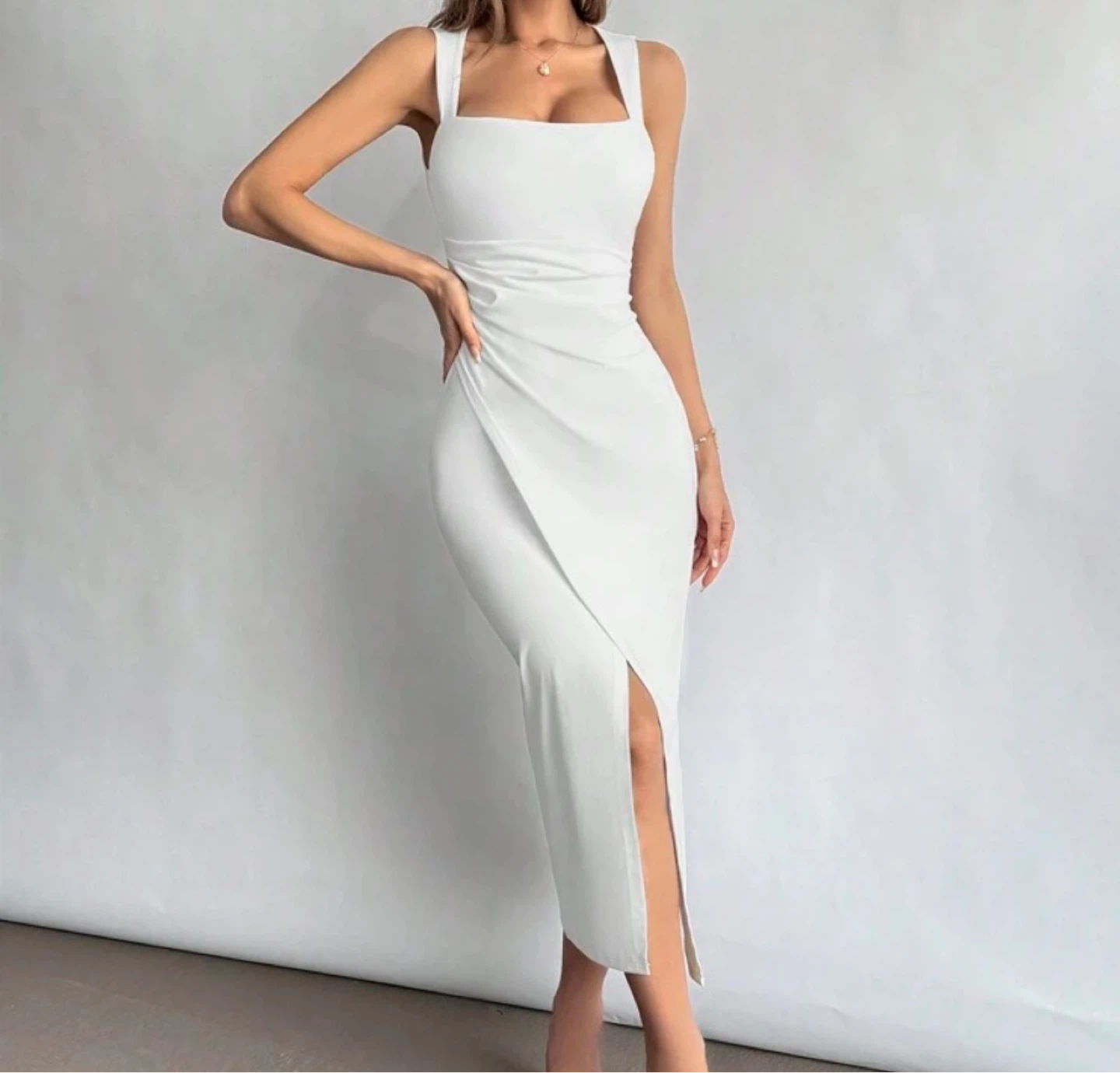 Square neckline waist slit dress - photo 2