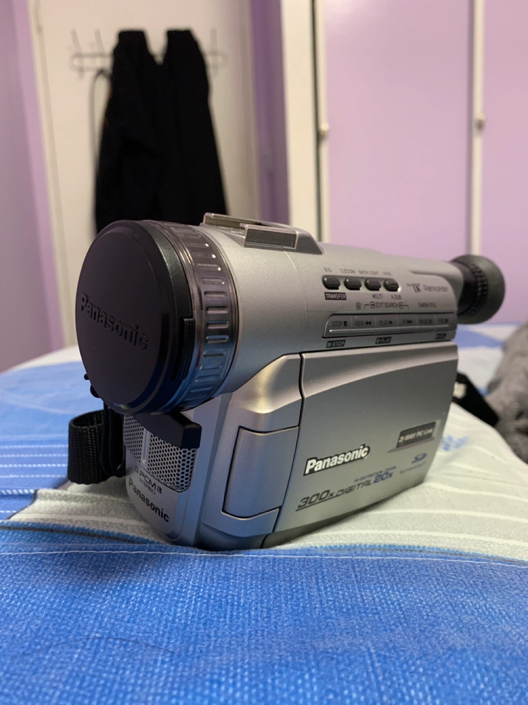 Panasonic PV-DV201-K MiniDV Camcorder