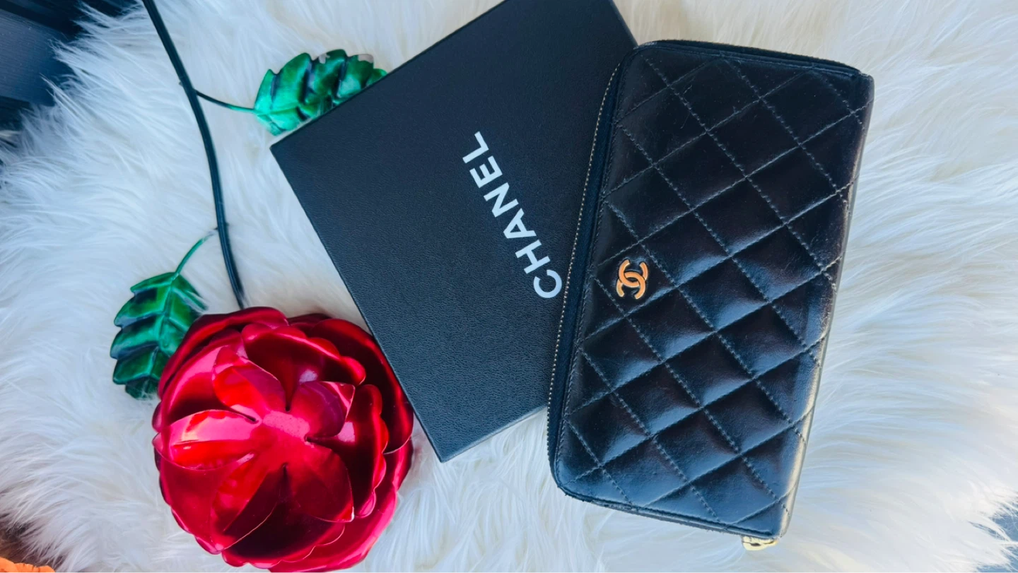 Chanel Black Quilted Zip Around Wallet - photo 2