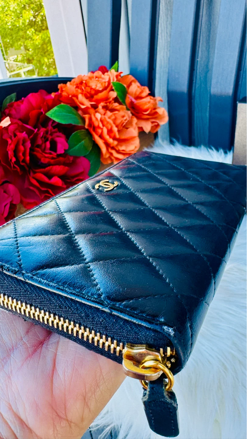 Chanel Black Quilted Zip Around Wallet - photo 4