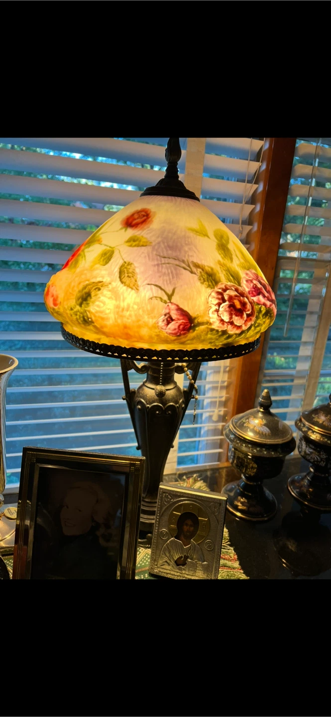 Vintage Dale Tiffany Stained Glass Lamp!!!