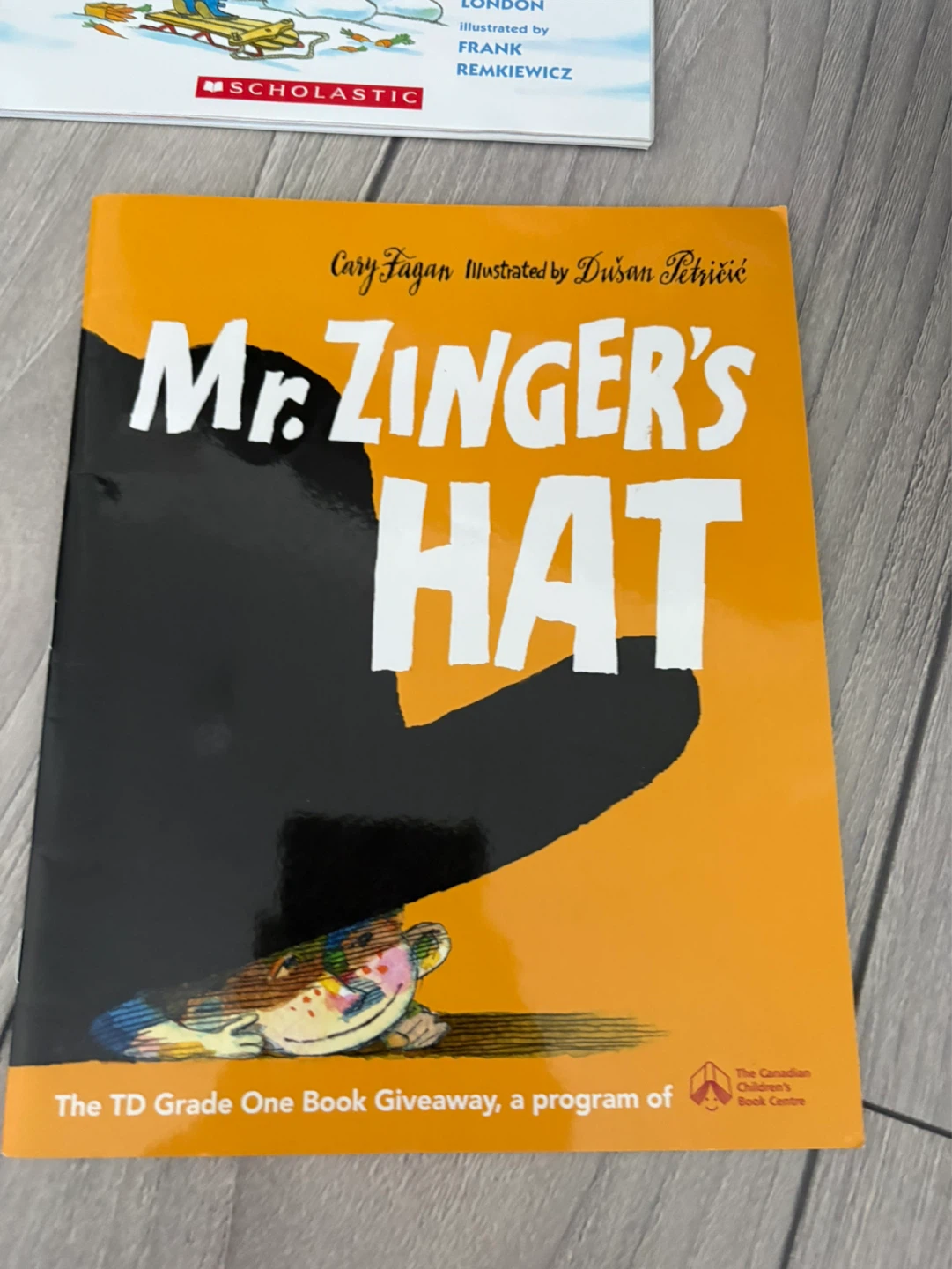 Mr. Zinger's Hat Book⚽️